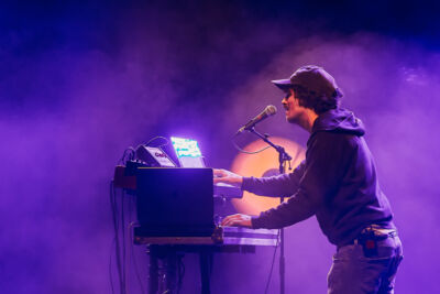 Admiral Freebee @ OLT Rivierenhof, picture 2, photographed by Dorien Goetschalckx - FrontView Magazine