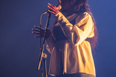 Sunday Rose @ Ancienne Belgique, picture 6, photographed by Jürgen Bruynooghe - FrontView Magazine
