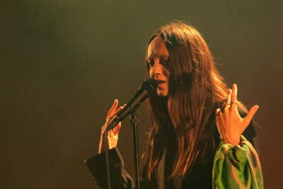 Tessa Dixson @ Ancienne Belgique, picture 3, photographed by Jürgen Bruynooghe - FrontView Magazine