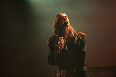 Tessa Dixson @ Ancienne Belgique, picture 4, photographed by Jürgen Bruynooghe - FrontView Magazine