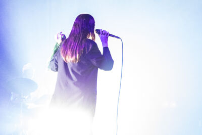 Tessa Dixson @ Ancienne Belgique, picture 12, photographed by Jürgen Bruynooghe - FrontView Magazine
