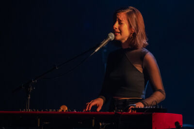 Noa Lee @ Ancienne Belgique, picture 2, photographed by Jürgen Bruynooghe - FrontView Magazine