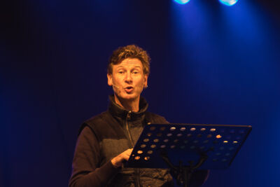 Wouter Deprez @ Sunset Sessies by Hangar 3020, picture 3, photographed by Jürgen Bruynooghe - FrontView Magazine