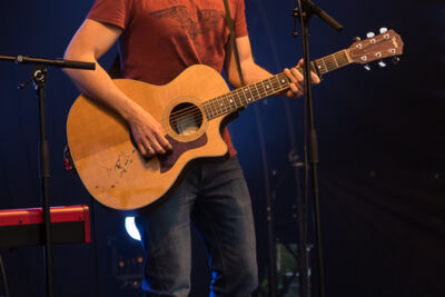 Tom Helsen @ Sunset Sessies by Hangar 3020, picture 12, photographed by Jürgen Bruynooghe - FrontView Magazine
