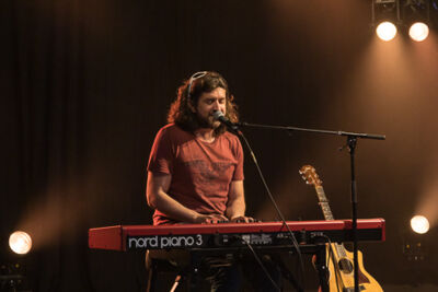 Tom Helsen @ Sunset Sessies by Hangar 3020, picture 17, photographed by Jürgen Bruynooghe - FrontView Magazine