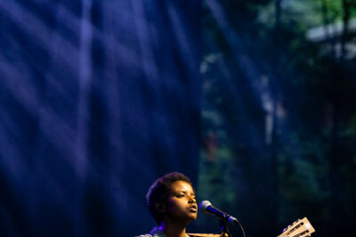 Meskerem Mees @ OLT Rivierenhof, picture 12, photographed by Sandra Van Watermeulen - FrontView Magazine