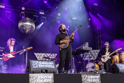 Tin Fingers @ Lokerse Feesten, picture 14, photographed by David Johnson - FrontView Magazine