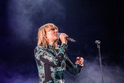 Hooverphonic @ Leuven Air, picture 3, photographed by Jürgen Bruynooghe - FrontView Magazine
