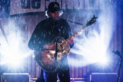 Admiral Freebee @ de Singer aan de Kiosk, picture 7, photographed by Ann Carpentier - FrontView Magazine
