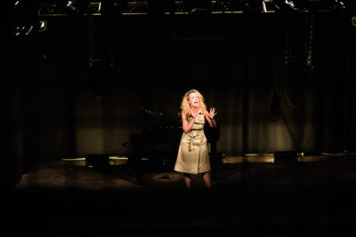 Nele Bauwens @ 't Onkrooid, picture 2, photographed by Ann Carpentier - FrontView Magazine
