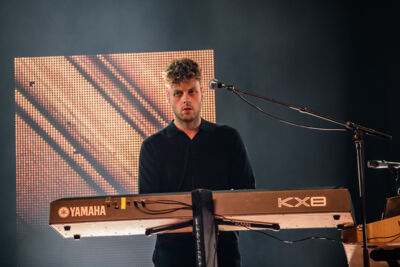 Maan @ 013 Tilburg, picture 7, photographed by Jürgen Bruynooghe - FrontView Magazine