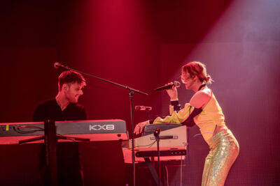 Maan @ 013 Tilburg, picture 16, photographed by Jürgen Bruynooghe - FrontView Magazine