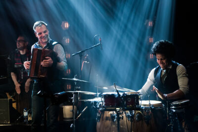 Bart Peeters & De Ideale Mannen @ De Warande, picture 2, photographed by Ann Carpentier - FrontView Magazine