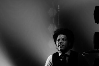 Bart Peeters & De Ideale Mannen @ De Warande, picture 7, photographed by Ann Carpentier - FrontView Magazine