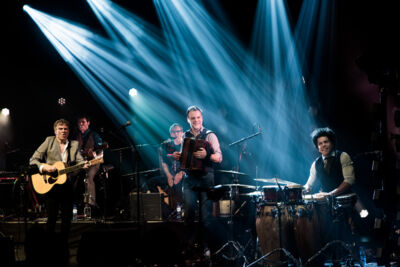 Bart Peeters & De Ideale Mannen @ De Warande, picture 19, photographed by Ann Carpentier - FrontView Magazine