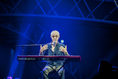 Raymond van het Groenenwoud @ schlagerfestival, foto 1, foto's door Gert Daemen - FrontView Magazine