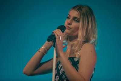 Emma Bale @ De Roma, picture 2, photographed by dirk janssens - FrontView Magazine
