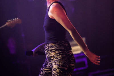 Emma Bale @ Het Depot, picture 22, photographed by Jürgen Bruynooghe - FrontView Magazine