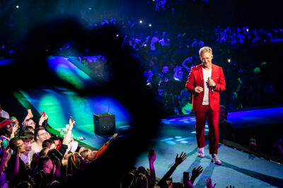 MNM Back To The 90s & Nillies - Christophe @ Sportpaleis, foto 1, foto's door Sandra Van Watermeulen - FrontView Magazine