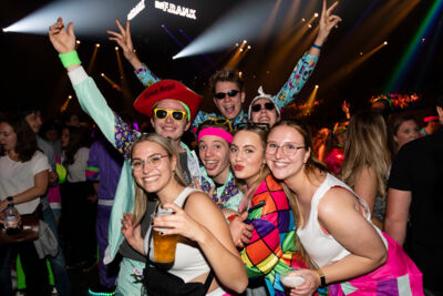 MNM Back To The 90s & Nillies - Sfeer @ Sportpaleis, picture 8, photographed by Sandra Van Watermeulen - FrontView Magazine