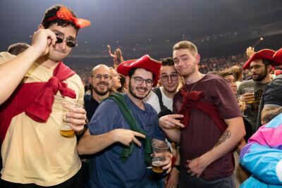 MNM Back To The 90s & Nillies - Sfeer @ Sportpaleis, picture 16, photographed by Sandra Van Watermeulen - FrontView Magazine
