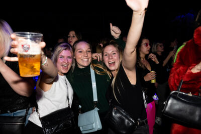 MNM Back To The 90s & Nillies - Sfeer @ Sportpaleis, picture 28, photographed by Sandra Van Watermeulen - FrontView Magazine
