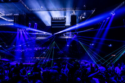 MNM Back To The 90s & Nillies - Sfeer @ Sportpaleis, picture 34, photographed by Sandra Van Watermeulen - FrontView Magazine