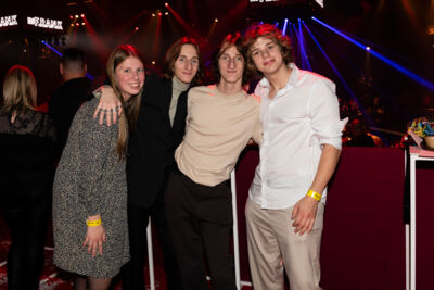 MNM Back To The 90s & Nillies - Sfeer @ Sportpaleis, picture 36, photographed by Sandra Van Watermeulen - FrontView Magazine