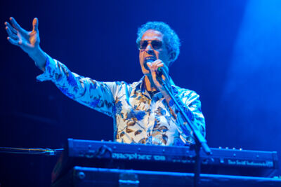 Level 42 @ 013, picture 1, photographed by David Johnson - FrontView Magazine