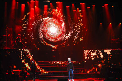 Stany's vette verjaardagsshow @ Theater Elckerlyc, picture 6, photographed by Peter Minnebo - FrontView Magazine