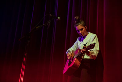 Emmy d'Arc @ Ancienne Belgique, picture 3, photographed by Jürgen Bruynooghe - FrontView Magazine