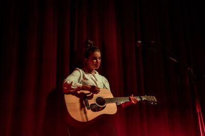 Emmy d'Arc @ Ancienne Belgique, picture 15, photographed by Jürgen Bruynooghe - FrontView Magazine