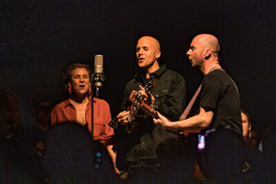 Milow @ Hangar 3020, picture 1, photographed by Jürgen Bruynooghe - FrontView Magazine