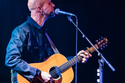 Milow @ Hangar 3020, picture 9, photographed by Jürgen Bruynooghe - FrontView Magazine