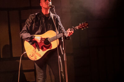 Milow @ Hangar 3020, picture 13, photographed by Jürgen Bruynooghe - FrontView Magazine