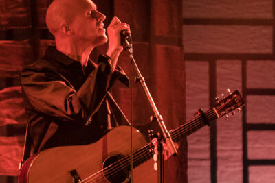 Milow @ Hangar 3020, picture 15, photographed by Jürgen Bruynooghe - FrontView Magazine