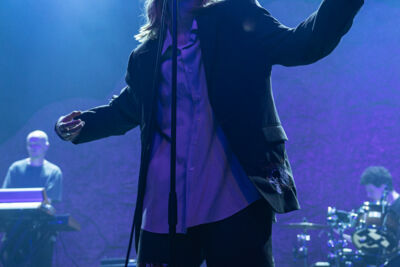 Whispering Sons @ Het Depot, picture 13, photographed by David Johnson - FrontView Magazine