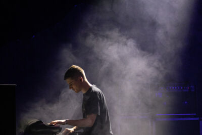 Whispering Sons @ Het Depot, picture 16, photographed by David Johnson - FrontView Magazine