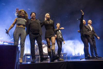 Simple Minds @ Sportpaleis, picture 1, photographed by Marc Verdonck - FrontView Magazine