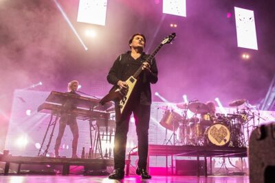 Simple Minds @ Sportpaleis, picture 8, photographed by Marc Verdonck - FrontView Magazine