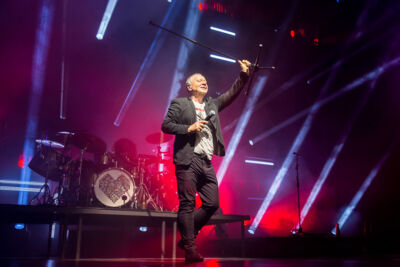 Simple Minds @ Sportpaleis, picture 50, photographed by Marc Verdonck - FrontView Magazine