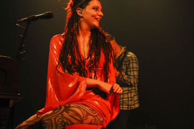 Camilla Blue @ Effenaar, picture 8, photographed by Peter Minnebo - FrontView Magazine