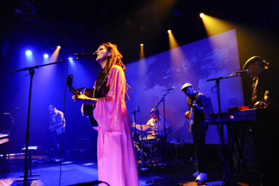 Camilla Blue @ Effenaar, picture 13, photographed by Peter Minnebo - FrontView Magazine