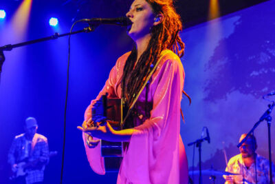 Camilla Blue @ Effenaar, picture 15, photographed by Peter Minnebo - FrontView Magazine