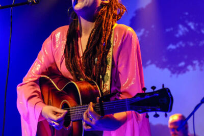 Camilla Blue @ Effenaar, picture 16, photographed by Peter Minnebo - FrontView Magazine