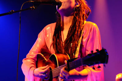 Camilla Blue @ Effenaar, picture 17, photographed by Peter Minnebo - FrontView Magazine