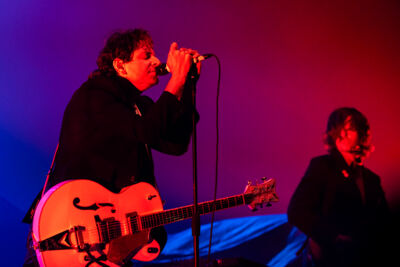 Lo Moon @ Sportpaleis, picture 2, photographed by Sandra Van Watermeulen - FrontView Magazine