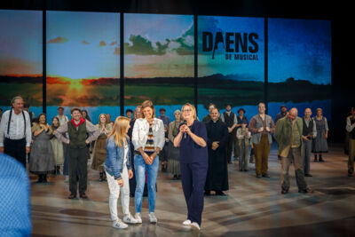 1 miljoenste bezoeker voor de succesmusical Daens @ Studio 100 Pop-Up Theater, picture 16, photographed by Alex Wyckmans - FrontView Magazine