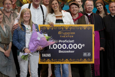 1 miljoenste bezoeker voor de succesmusical Daens @ Studio 100 Pop-Up Theater, picture 26, photographed by Alex Wyckmans - FrontView Magazine