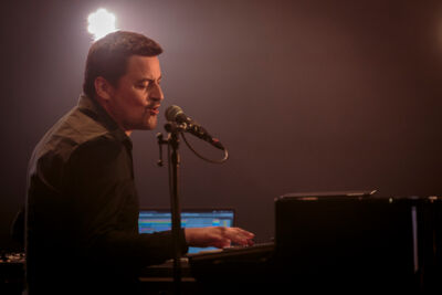 Stan Van Samang @ Stadsschouwburg Mechelen, foto 3, foto's door Alex Wyckmans - FrontView Magazine